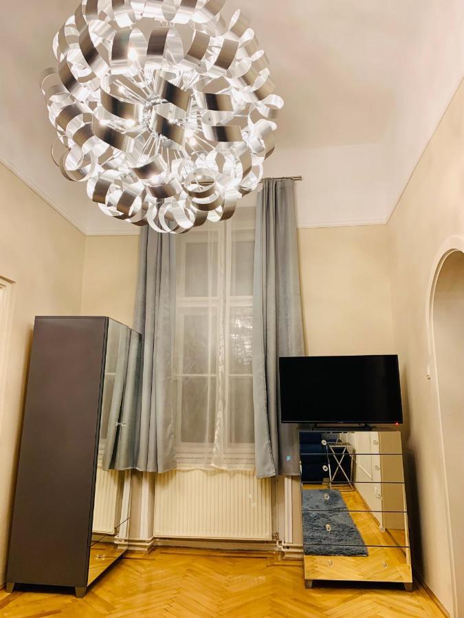 Free Garage Parking, Ac And Bikes In The Downtown Leilighet Budapest Eksteriør bilde
