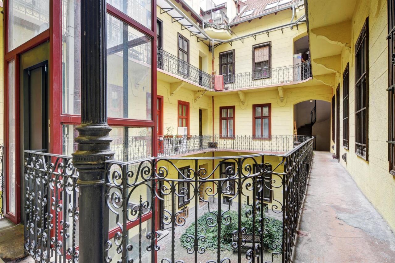 Free Garage Parking, Ac And Bikes In The Downtown Leilighet Budapest Eksteriør bilde