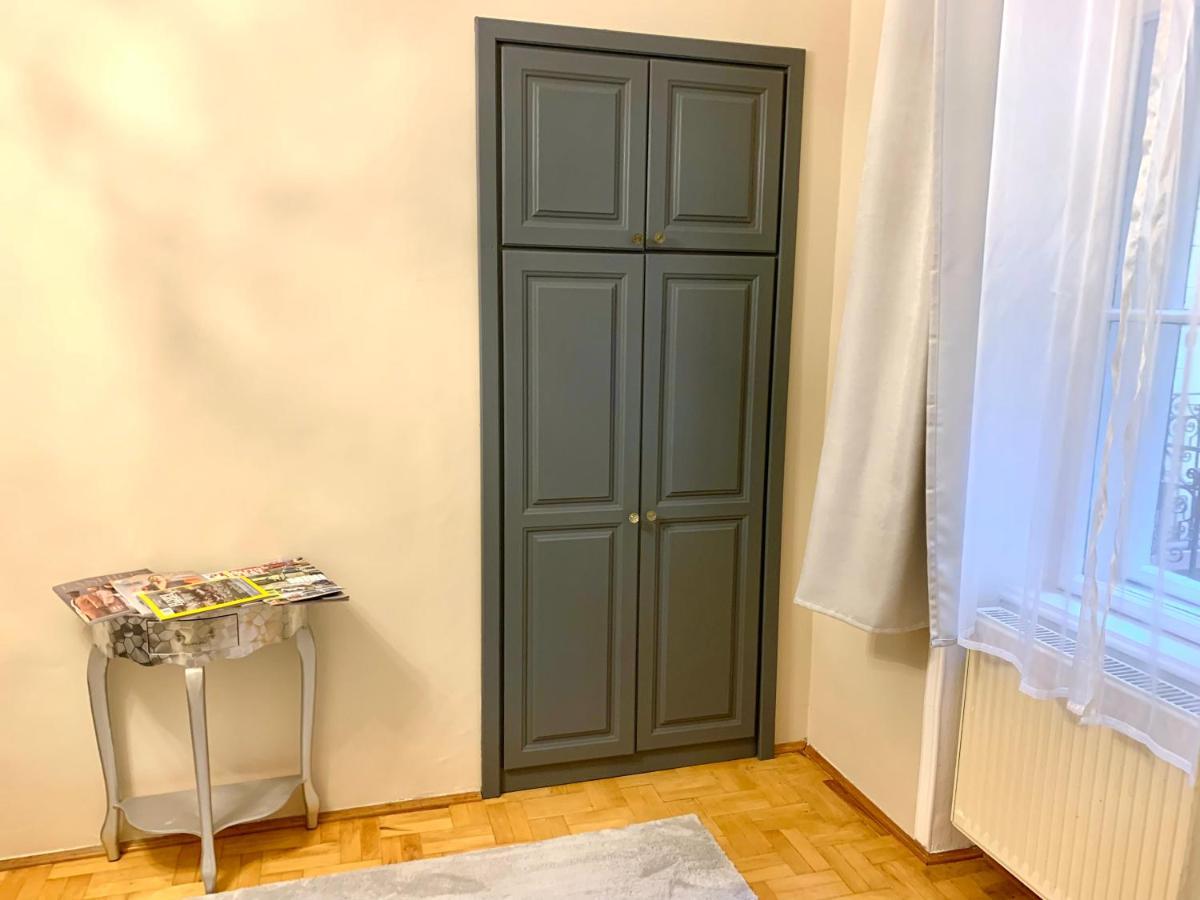 Free Garage Parking, Ac And Bikes In The Downtown Leilighet Budapest Eksteriør bilde